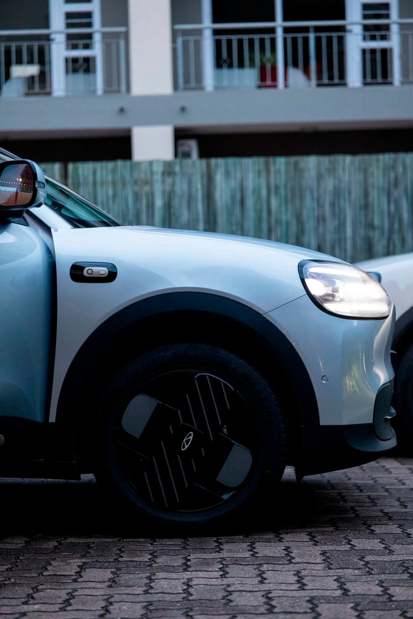 Chery Q wheel and LED headlight